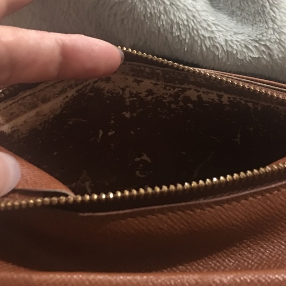 Louis Vuitton wallet - Picture 7 of 11